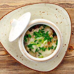 Драники в горшочке с курицей и грибами 