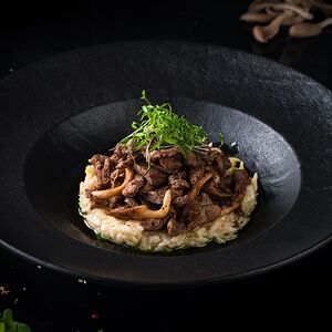 Орзо с говядиной и вешенками