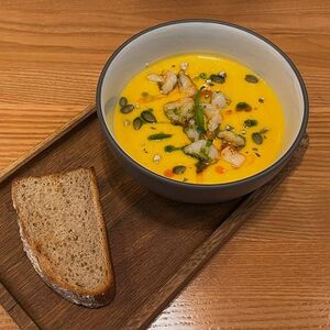 Крем-суп из тыквы с креветками