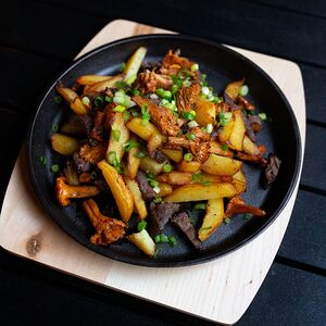 Сковородка с картошкой