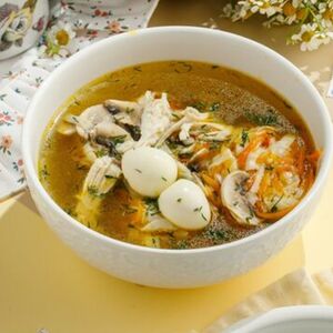 Домашний суп-лапша с цыпленком и грибами