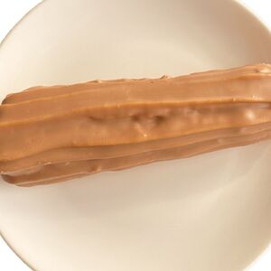 Эклер шоколадно-сливочный