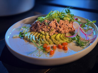 Салат Нисуаз с авокадо