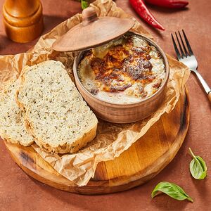 Грибной жюльен с ремесленным хлебом