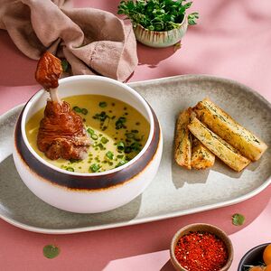 Крем-суп из чечевицы с копчёным цыплёнком