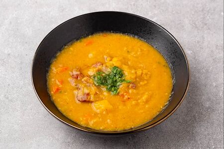 Суп гороховый с копченостями