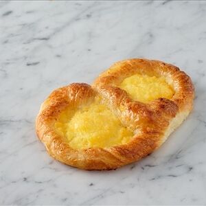 Брецель с заварным кремом