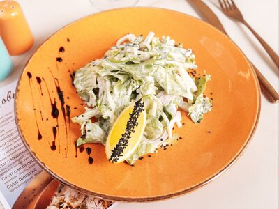 Салат с кальмарами