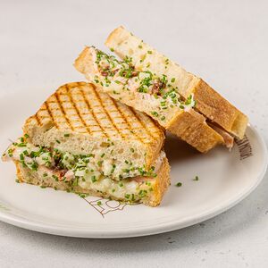 Горячий сэндвич с индейкой
