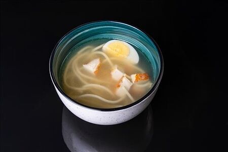 Куриный бульон с яйцом