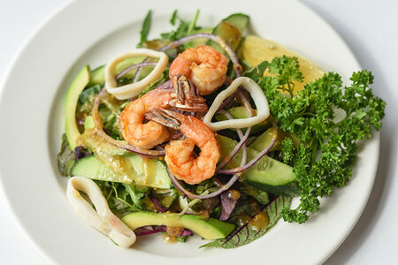 Салат с морепродуктами