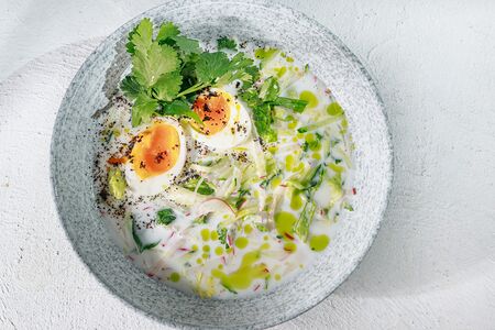 Холодный суп на кефире с зеленью