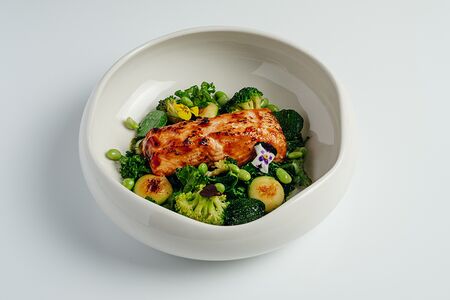 Чилийский лосось, икорный соус