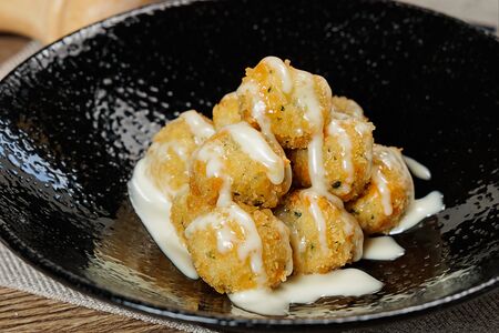 Сырные пончики 