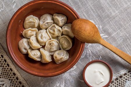 Пельмени из индейки со сметаной