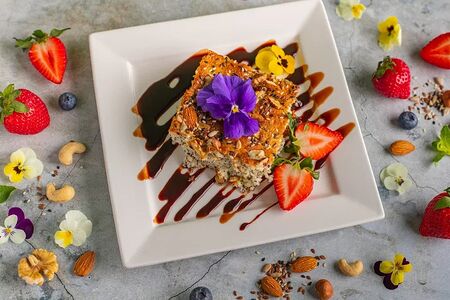 Запеканка творожная с маком и орехами