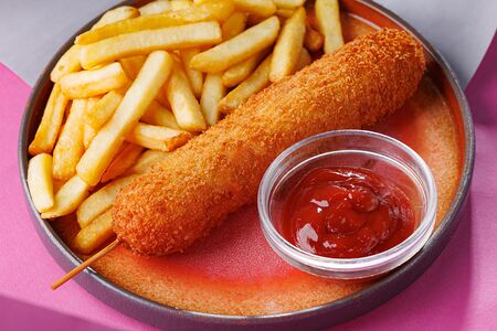 Корн дог с картошкой фри