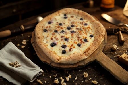 Пицца с летними ягодами