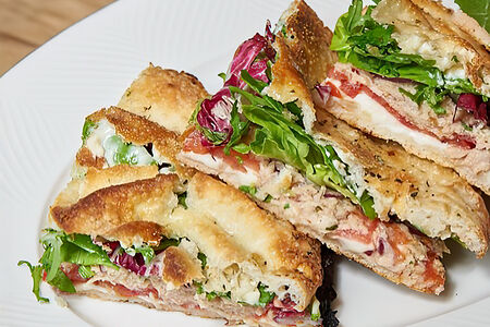 Фокачча с тунцом