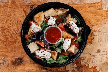 Салат с хрустящими баклажанами