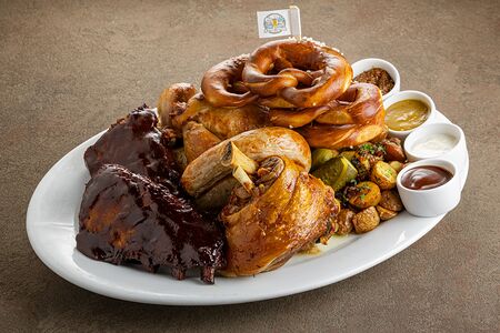 Большое мясное ассорти