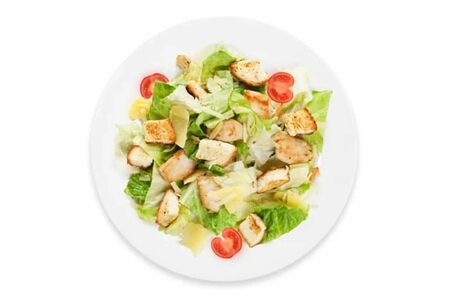 Салат цезарь с курицей