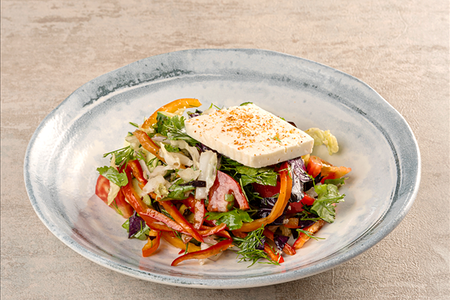 Салат овощной с брынзой