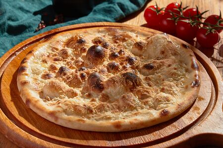 Фокачча с песто и пармезаном