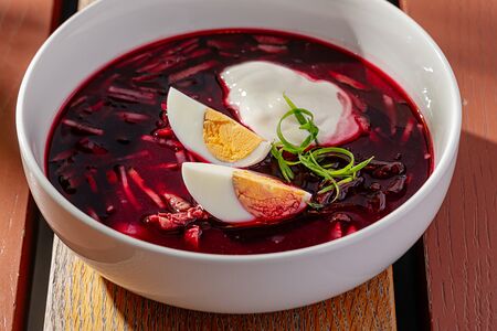 Свекольник с ростбифом и сметаной