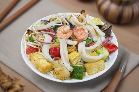 Жареный баклажан с морепродуктами 