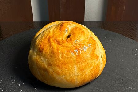 Булочка с шоколадом