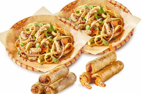 Набор: Вок с курицей М на выбор (2 шт.), Вьетнамские рулеты Нэм на выбор (6 шт.)