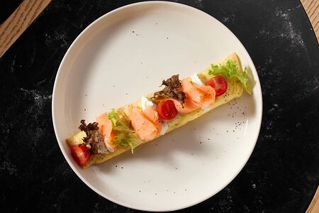 Омлет с лососем