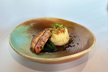 Куриная грудка Jack Daniels с картофельным пюре и шпинатом