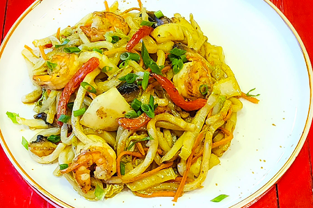 Вок Домашний Удон в сайгонском карри с морепродуктами