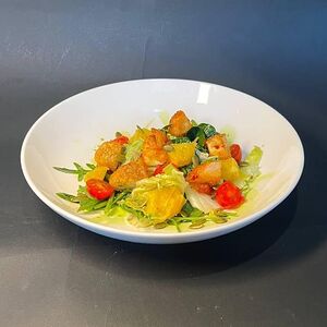 Салат с курицей в кисло-сладком соусе 