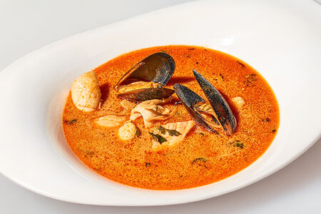 Том ям с морепродуктами