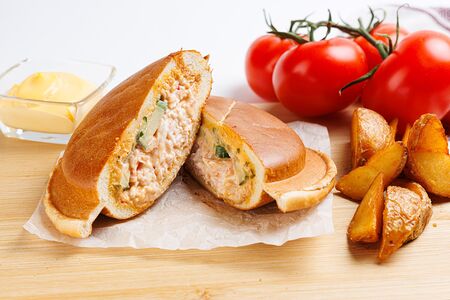 Ufo бургер с крабом Том-ям