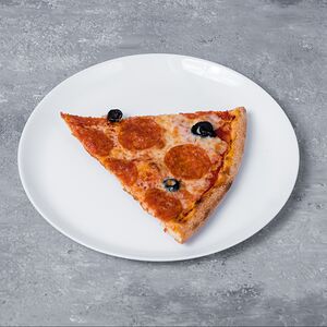 Пицца Пеперони кусочек