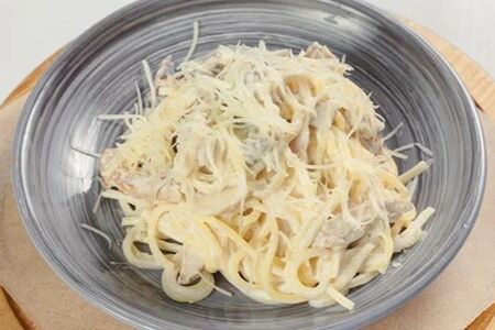 Паста с курицей и грибами