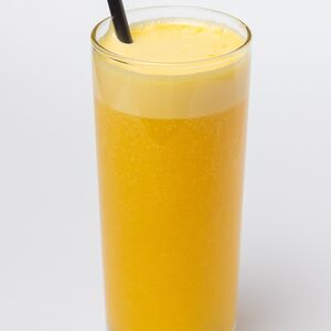 Թարմ քամած նարնջի հյութ