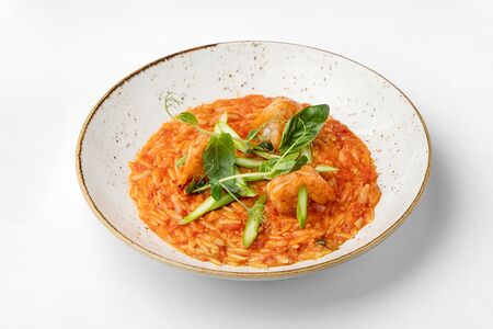 Орзо с креветками и спаржей