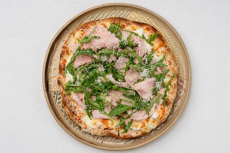 Пицца с мортаделлой и страчателлой