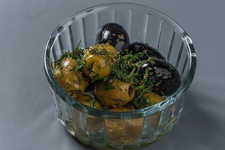 Итальянские оливки и маслины