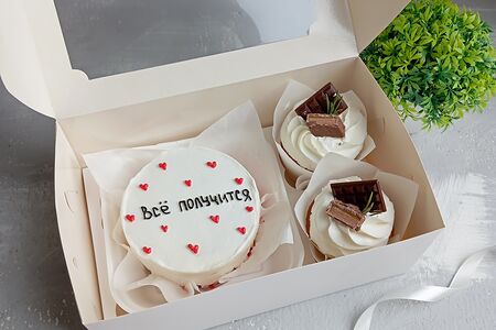 Набор бенто и 2 капкейка Все получится