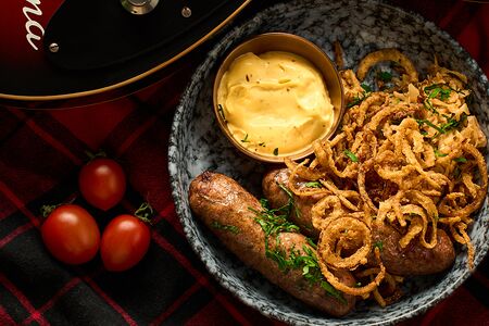 Копченые острые колбасы из говядины