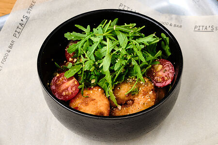 Томатный салат с креветками