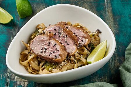 Удон с уткой с соусе унаги 