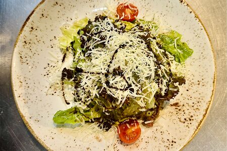 Теплый салат с говядиной