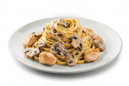 Феттуччине с курицей и грибами